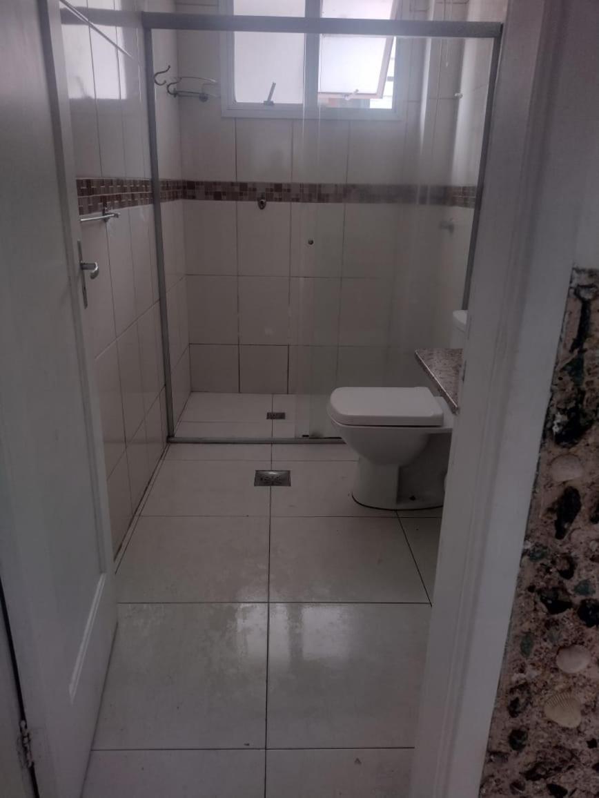 Apartamento Vento E Mar - 2 Quartos Com Sacada Na Quadra Da Praia Do Gonzaga Сантос Экстерьер фото